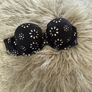 VICTORIA SECRET / 1 ps bikini top / size 34A